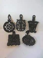Vintage Wilton Black Cast Iron Mini Trivets-Preloved (758)