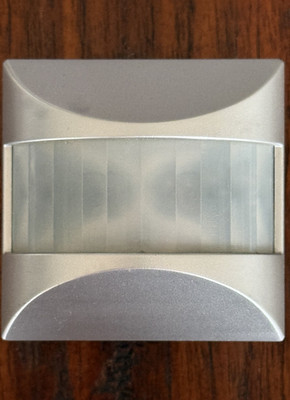 Merten Bewegungsmelder Argus 180 UP Aluminium Edelmatt 624360  KNX EiB Instabus