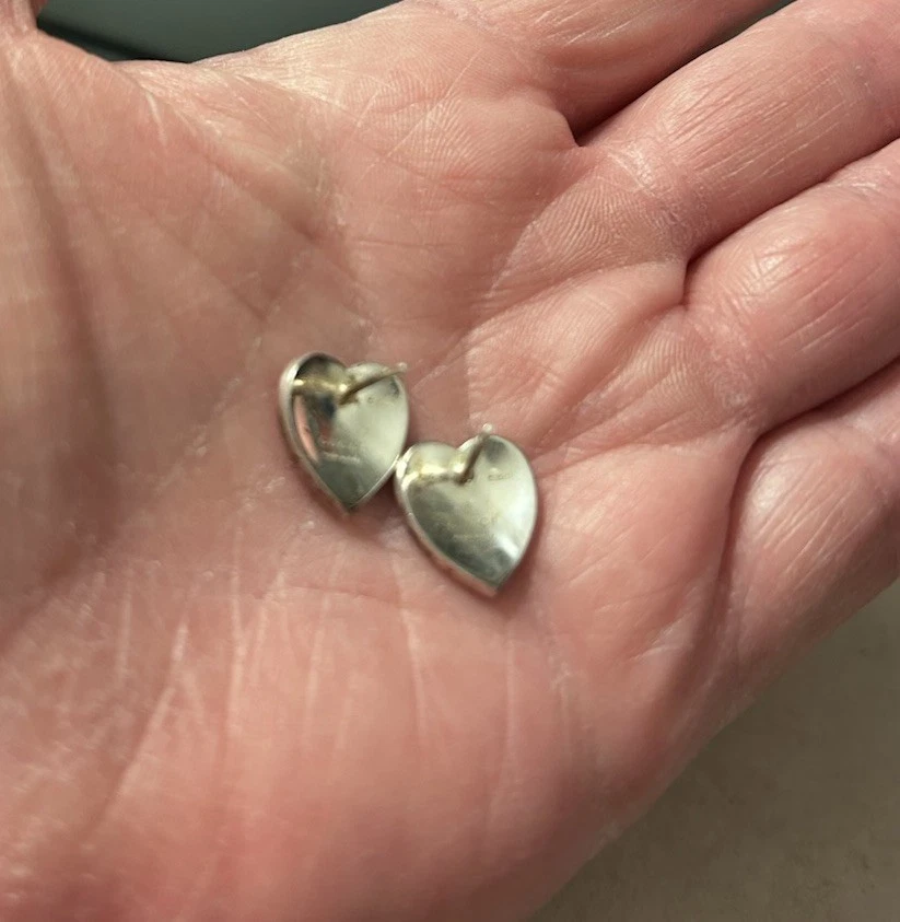 Pendientes de corazón Gucci de plata de ley con esmalte rojo Foto 4 de 4