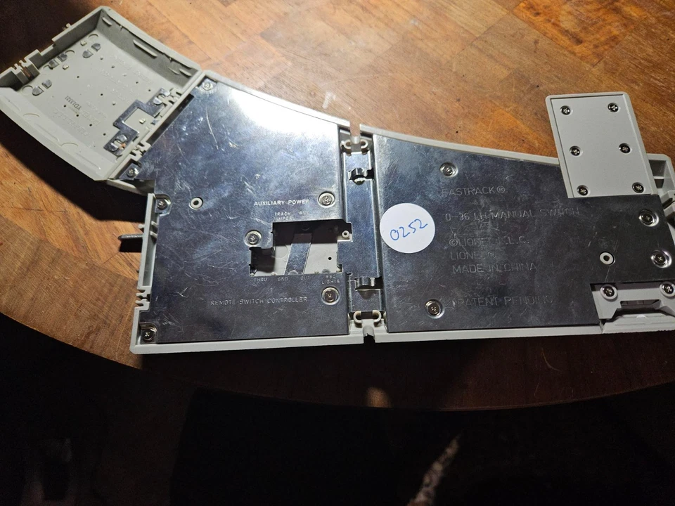 #36 MANUAL LEFT SWITCH, O GUAGE, FAST TRACK SWITCH, SEE PHOTOS - Image 3 of 4