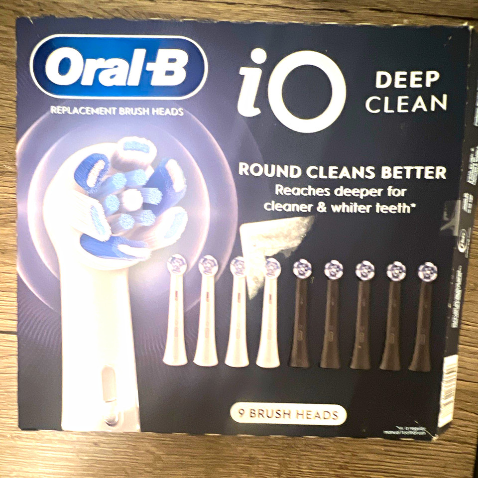 Oral-B iO Deep Clean Replacement Brush Heads 9-Pack White/Black, Reminder