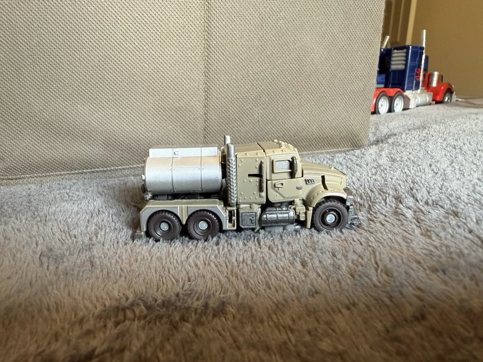 Раскрашенная на заказ фигурка Трансформеров Мегатрон Командир Класса DOTM Cyberverse 2011 - Изображение 2 из 4