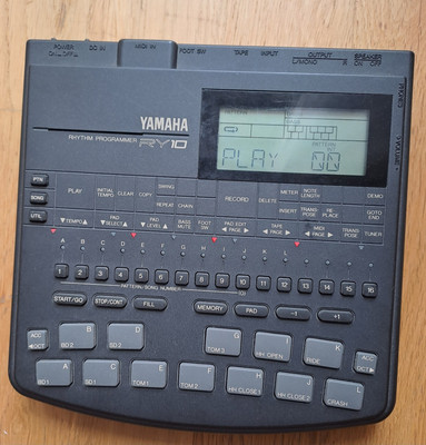 Yamaha RY10 Rhythm Programmer Drummer Machine 12 Pads - 