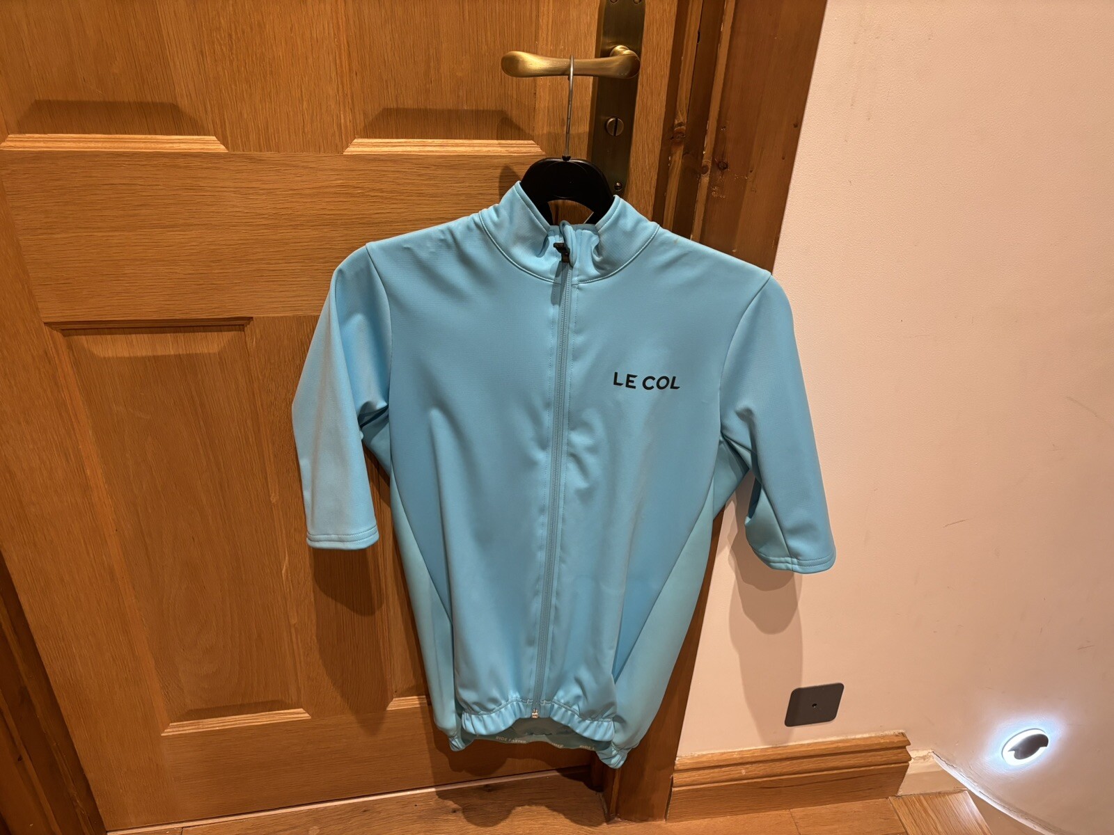 Picture 1 of 2