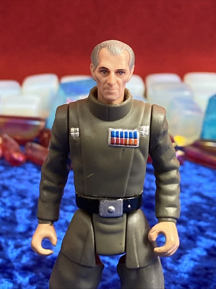 Figura de acción Hasbro Starwars The Power of the Force 1997 Grand Moff Tarkin 3,75 Foto 3 de 4