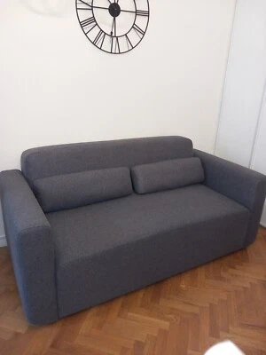 canapé 2 places neuf GRIS anthracite, marque KAVE HOME, tissu anti-bouloche - Photo 1/4