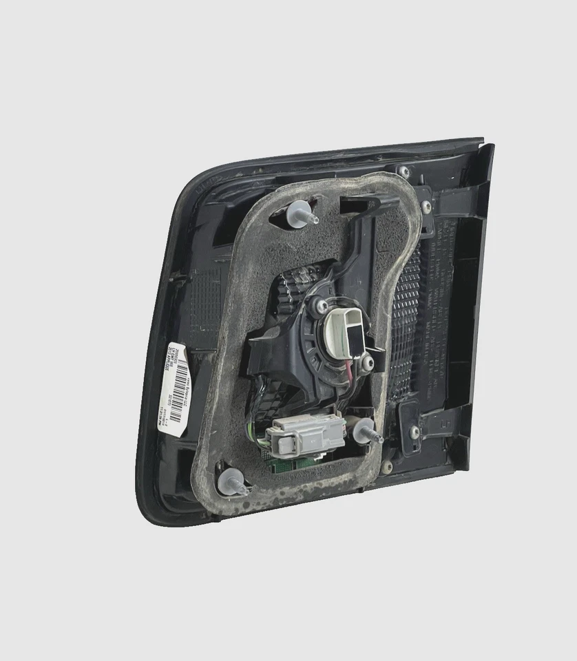 GMC Acadia 2013-2017 luz trasera cubierta interior lado del conductor izquierdo 23267345 OEM Foto 4 de 4