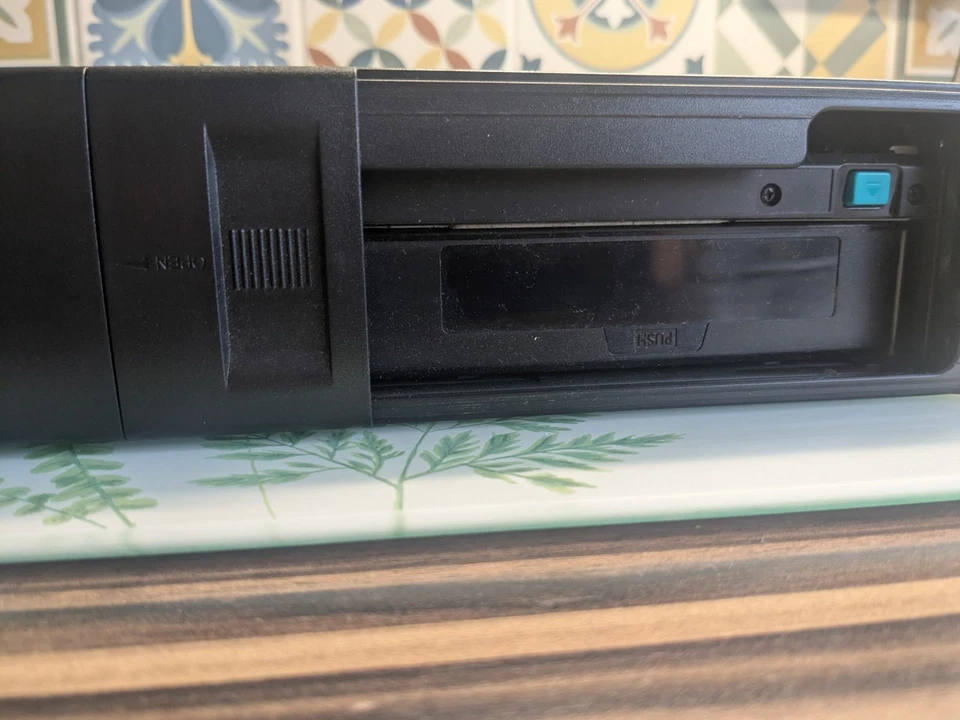 Range Rover L322 Alpine CD Disc Changer with Magazine - XQE000120 - Image 2 of 4