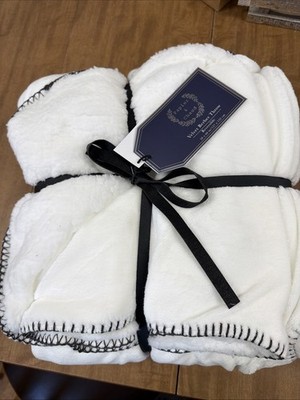 Papier & Chaud Velvet  Reversible Throw 50x60  Brand New White
