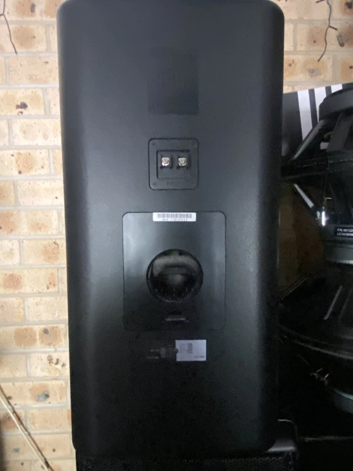 1X JBL Control 30 Three-Way Indoor/Outdoor Monitor Speaker Black No bracket - image 4 of 4