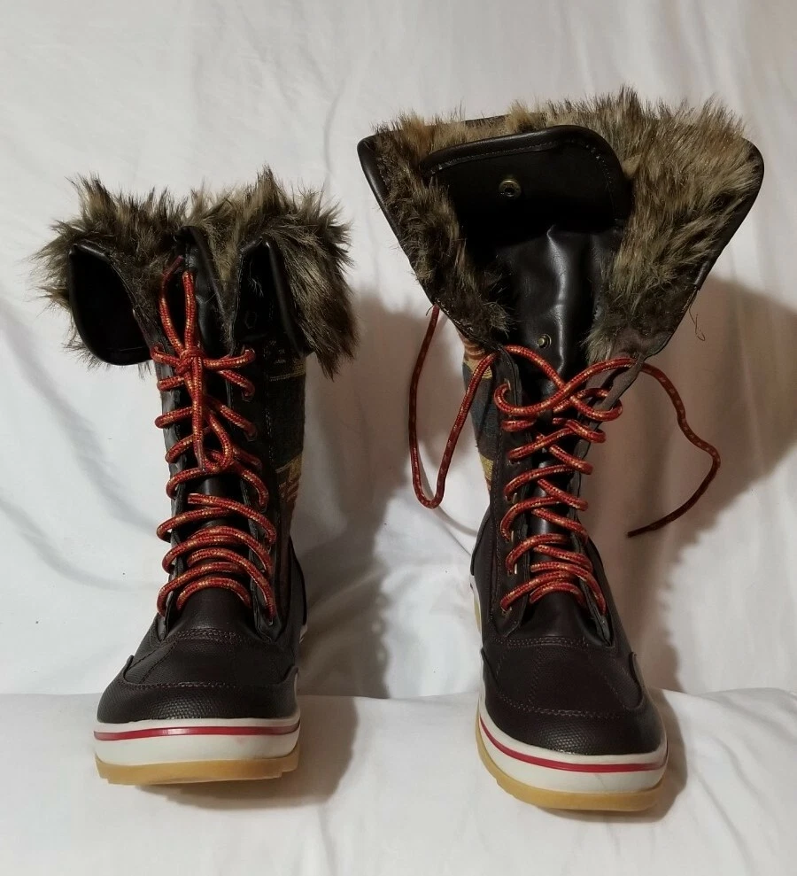 Celebrity 2025 pink boots