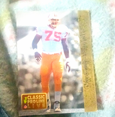 Classic Pro Line Live 1990 NFL Football Card Eric Curry #7527 Vintage