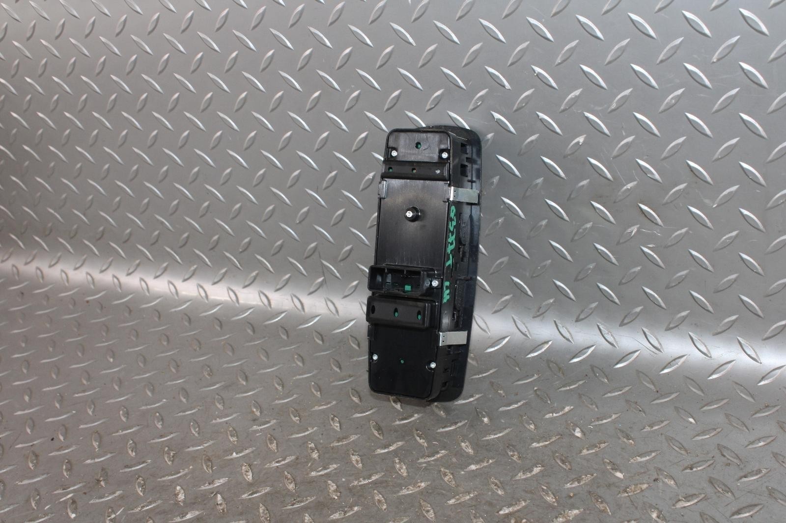 Maserati Ghibli 2014-2019 Left Door lock switch P/N 670025406