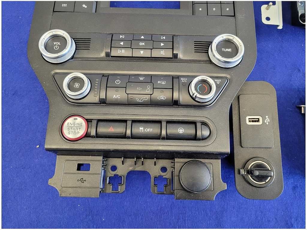 2020 Ford Mustang GT S550 Info 4" Screen Receiver Faceplate Audio 2766