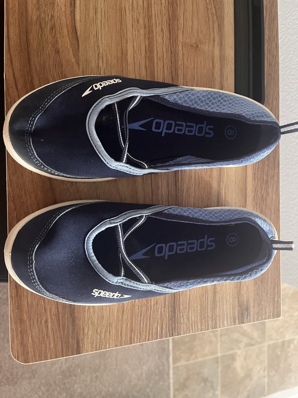 speedo beach womens water shoes Sz 8 Blue