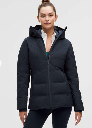 NWT BRAND NEW Lululemon StretchSeal Sleet Street Jacket Size 6 True Navy Puffer