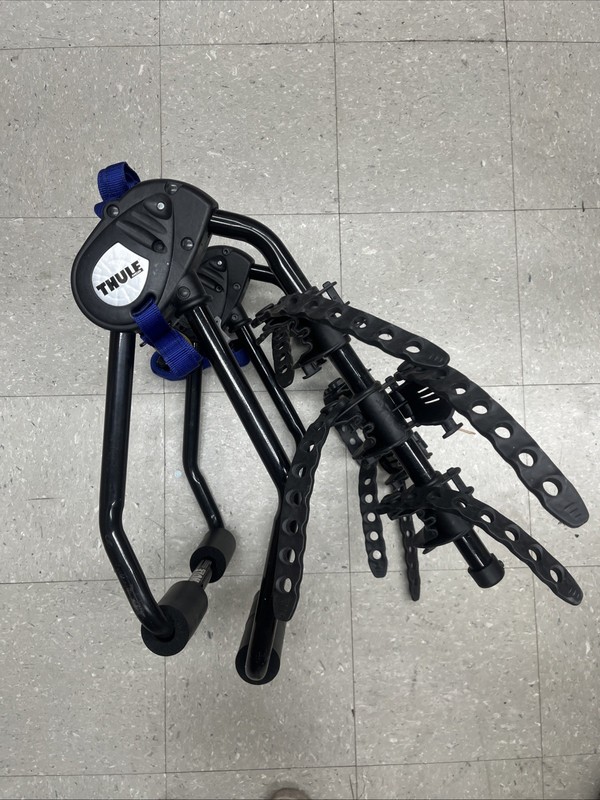 Thule Passage 3-bike Trunk Rack 911XT Great Condition All Parts Included!!