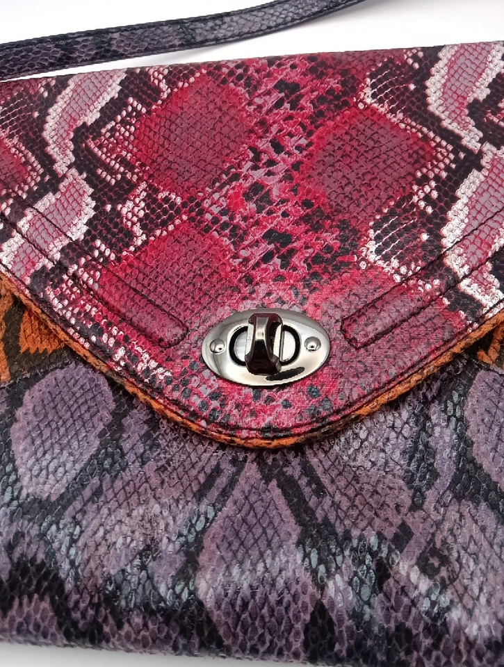 Bolso de Hombro Carlos Santana Estampado Serpiente Foto 3 de 4