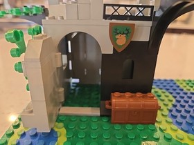 LEGO Castle: Forestmen's Crossing (6071) 99% Complete
