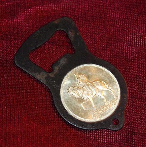 Vintage bottle opener Original Soviet Souvenir Moscow Kremlin-Dolgorukij emblem - Picture 2 of 5