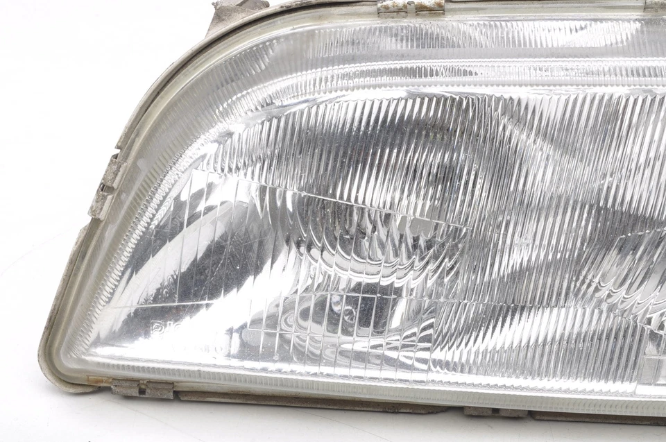 VOLVO V40 1.9 DI 115PS Scheinwerfer vorne links XENON Licht 30859758 - Bild 2 von 4