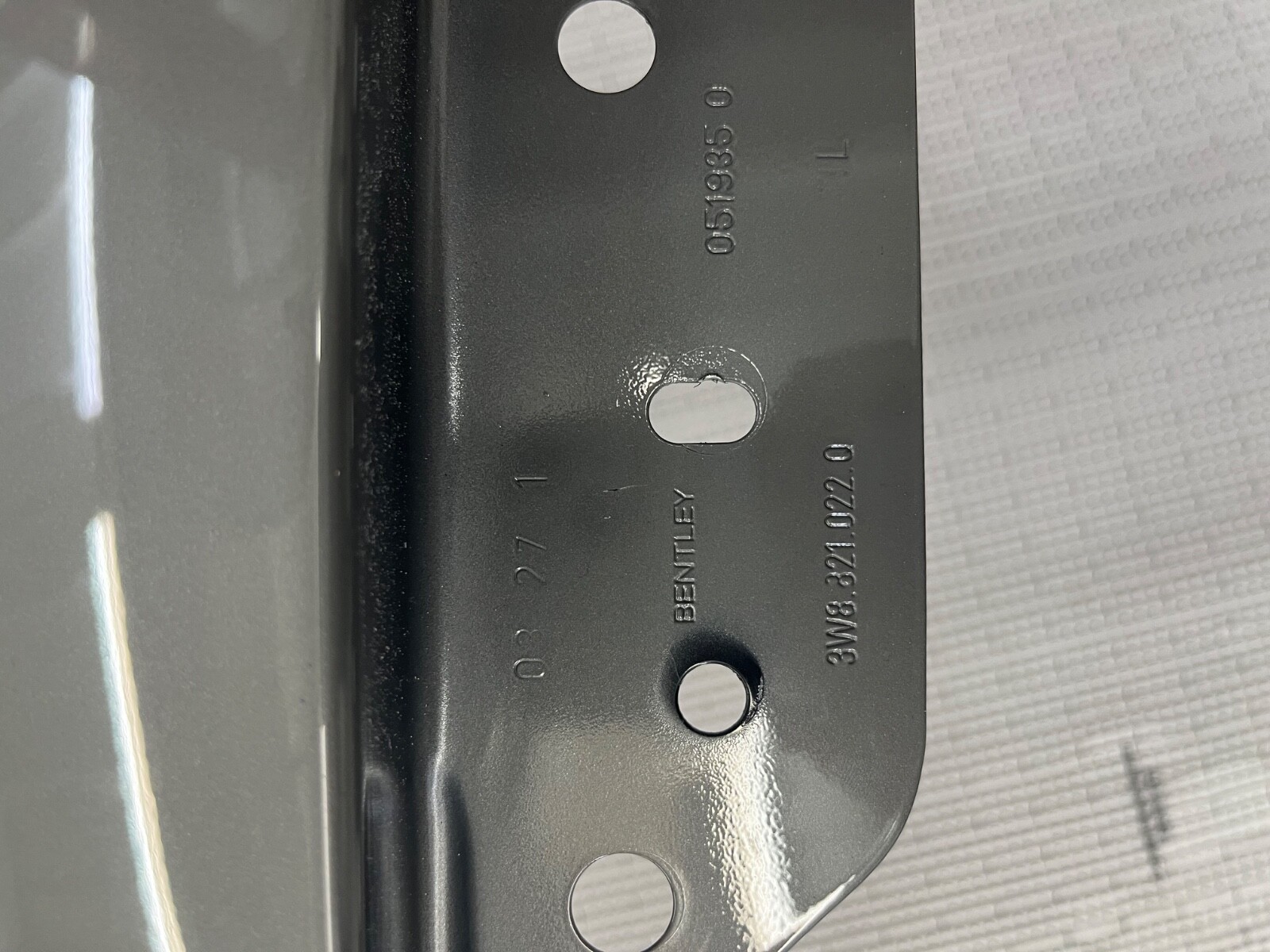 Bentley GT GTC 2005-2011 Fender Right Side Right Side P/N: 3W8821022Q OEM
