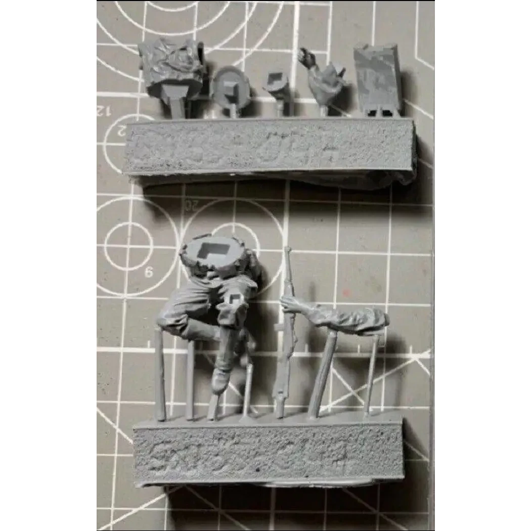 1/35 Resin Model Kit Vietnam War Soldier US Navy Seal Unpainted - Model