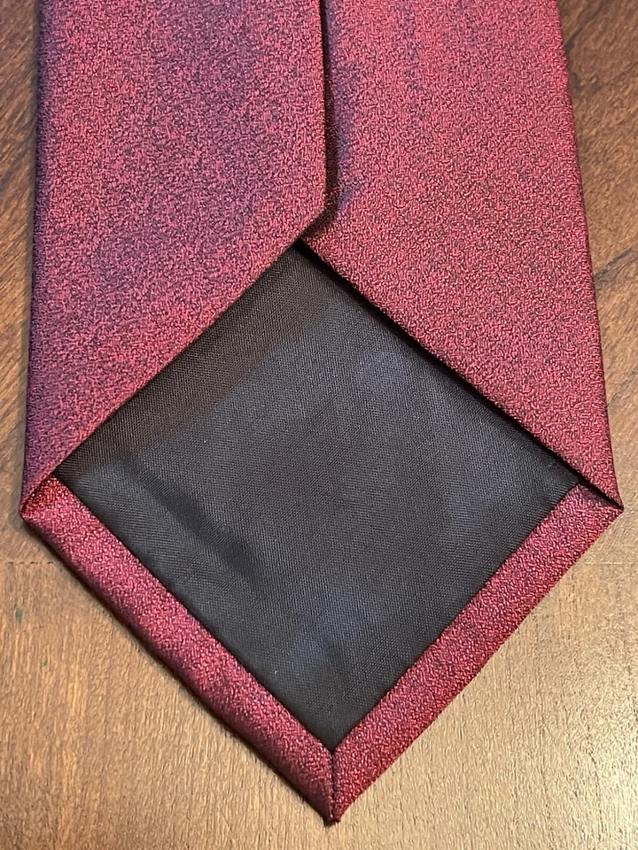 Corbata de cuello John Henry roja 100 % poliéster para hombre hecha en China Foto 2 de 4