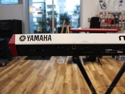 Yamaha MOTIF XF6 61-Key Music Synthesizer Workstation – Ships from