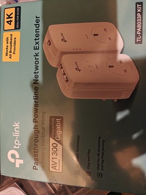 TP Link AV 1300 3 Port Passthrough Powerline Netzwerk Extender VERSIEGELT BRANDNEU