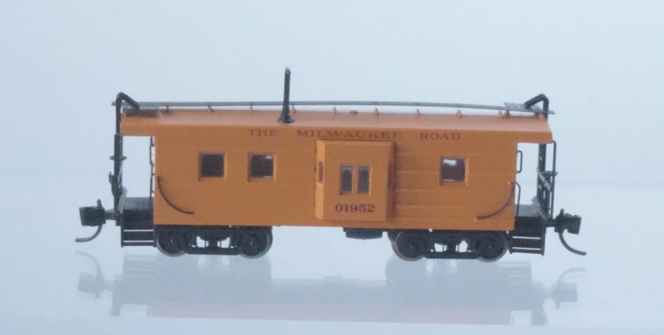 NOS Fox Valley Models MILWAUKEE ROAD 01952 N Scale Caboose Car - 91005 - Image 2 of 3