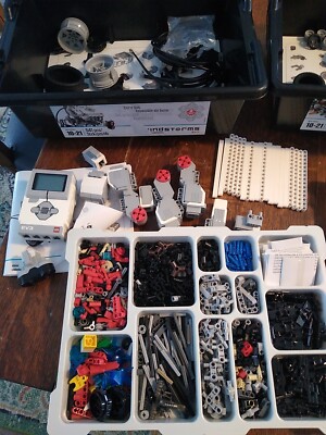 LEGO 45544 Mindstorms Education EV3 Core Set  + LEGO 45560 Expansion SET Read 