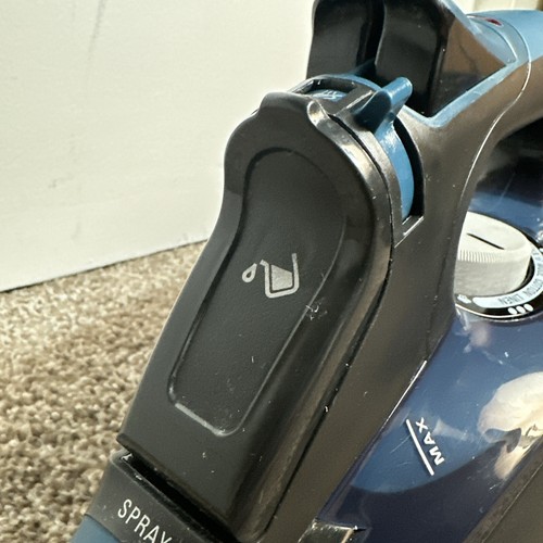 Rowenta Steam Iron DW5051 Limited Edition Project Runway Germany Blue TESTED - Picture 8 of 12