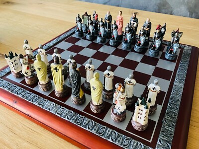 Chess set, black and white, king and queen, Collectors, Golden Future studio s