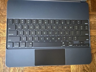 アップルiPad Pro 第５世代12.9インチ用マジックキーボードUS配列美品 iPad Pro 12.9インチ(第五世代) Magic Keyboard