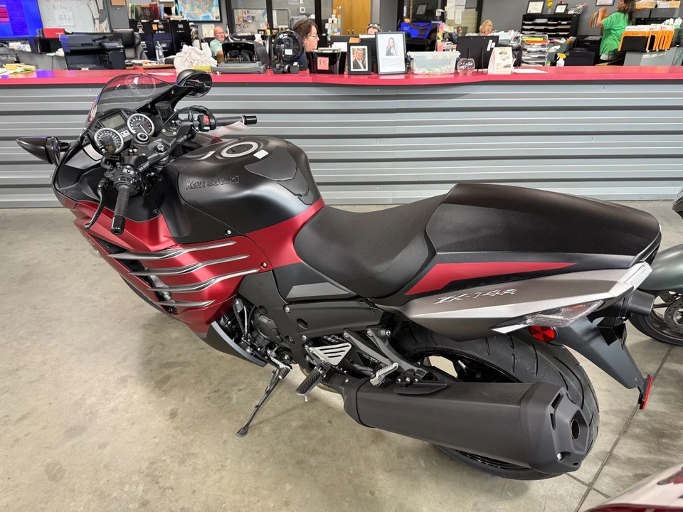 2025 Kawasaki Ninja NEW ZX14R ZX14 ZX1400 ZX1400R ZX SALE! OUT THE DOOR PRICE! - Image 4 of 4