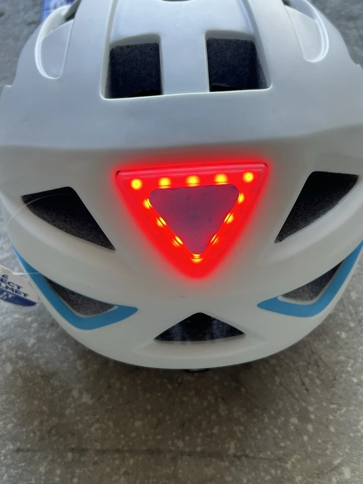 NUEVO Casco de Bicicleta Zéfal 5117b Seguridad Incorporado LED Iluminación Bicicleta Edad 14 a Adulto Foto 4 de 4