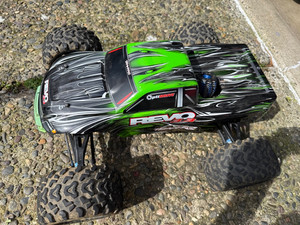 traxxas revo 3.3 nitro