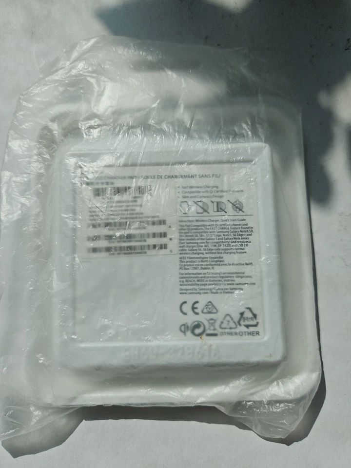 Original Wireless Fast Charger Pad for Galaxy S20 S21 S22 S23 S24 Ultra Samsung - Image 3 of 3