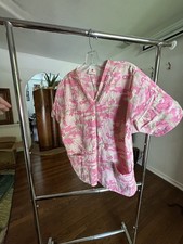 Womens Scrub Top Size Pink Ribbon Cancer Support Pink and White Pattern Size M