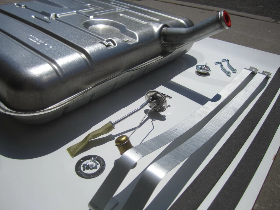 Buick Special Century Super Roadmaster 1958 nuevo tanque de gasolina de acero kit de tanque de combustible Foto 4 de 4