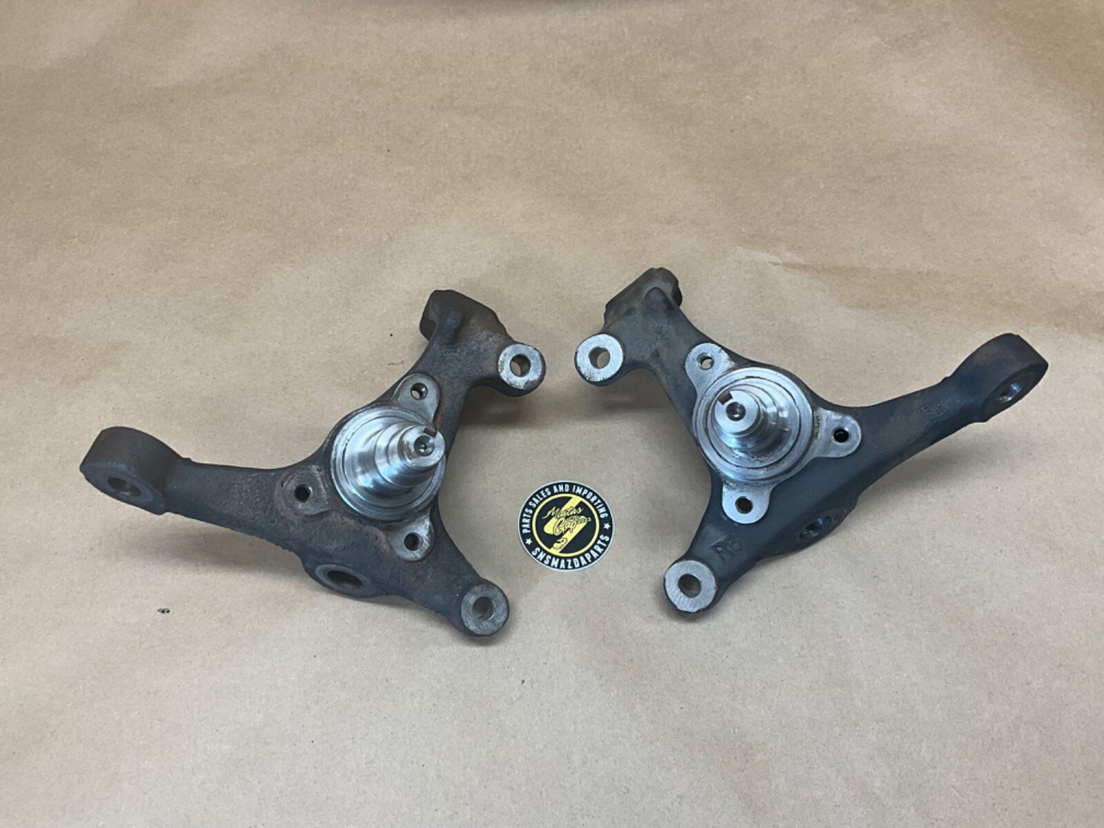 9097 Mazda Miata OEM Front Steering Hub Knuckle Spindle Upright Pair