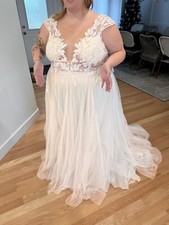 Davids Bridal size 24 Wedding Dress