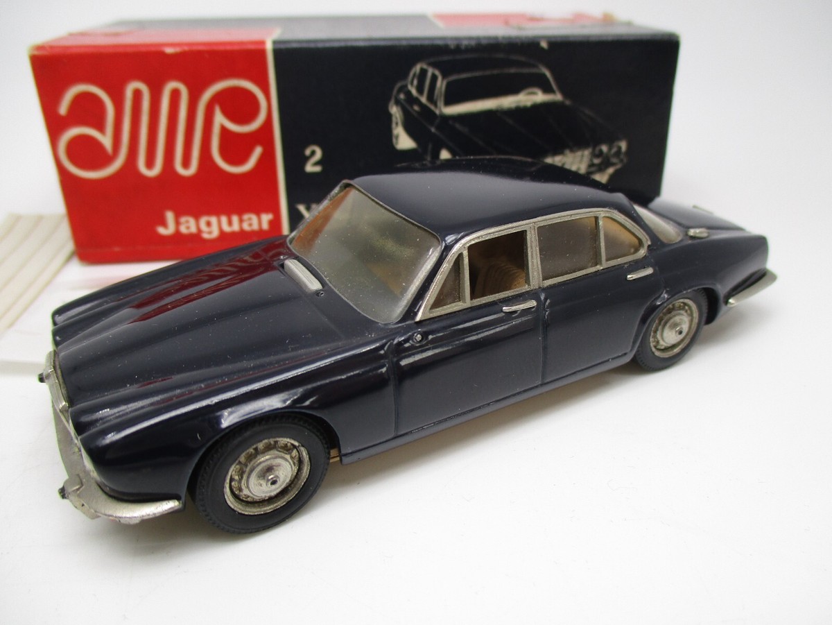 Une voiture, une miniature : Jaguar XJ 12 - Filrouge automobile