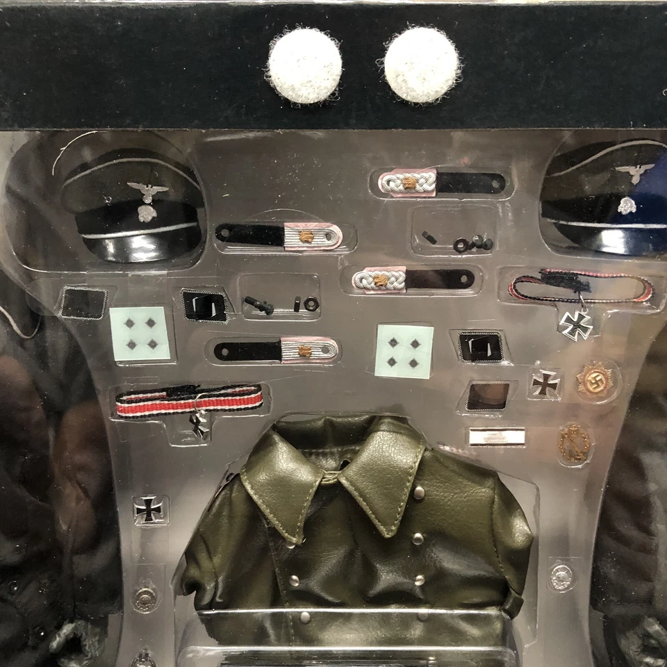 Dragon 1/6 WWII Michael Whittmann & Joachim Peiper LAH Panzer Commander Meeting - Image 4 of 4