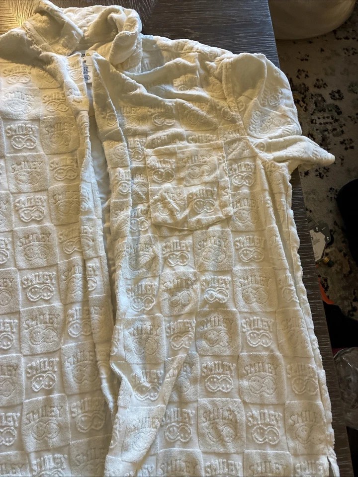 H&M X Smiley Botón Abajo Calce Relajado Terry Resort SS Hombres Medio Arte Campamento Blanco Foto 4 de 4