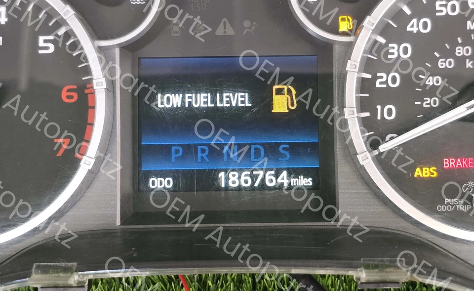 Cuadro de instrumentos medidores de velocidad Toyota Tundra 2016-2017 OEM usado Foto 3 de 4