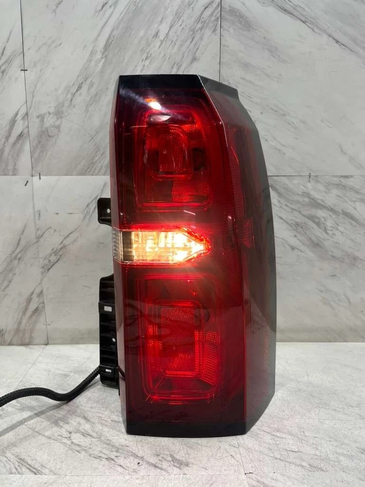 2015 2020 雪佛兰 TAHOE SUBURBAN OUTER 尾灯 原始设备制造商 右侧 LED 84467059 — 第 4/4 张图片