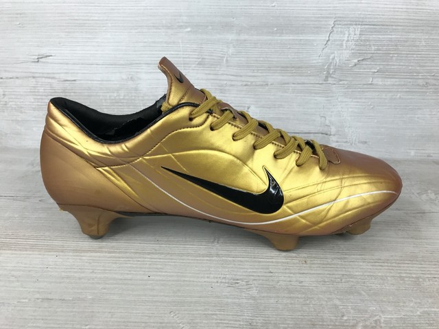 gold r9 boots