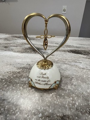VTG Ardleigh Elliott Music Box Faith and Family Mother's Heart Sounds Great